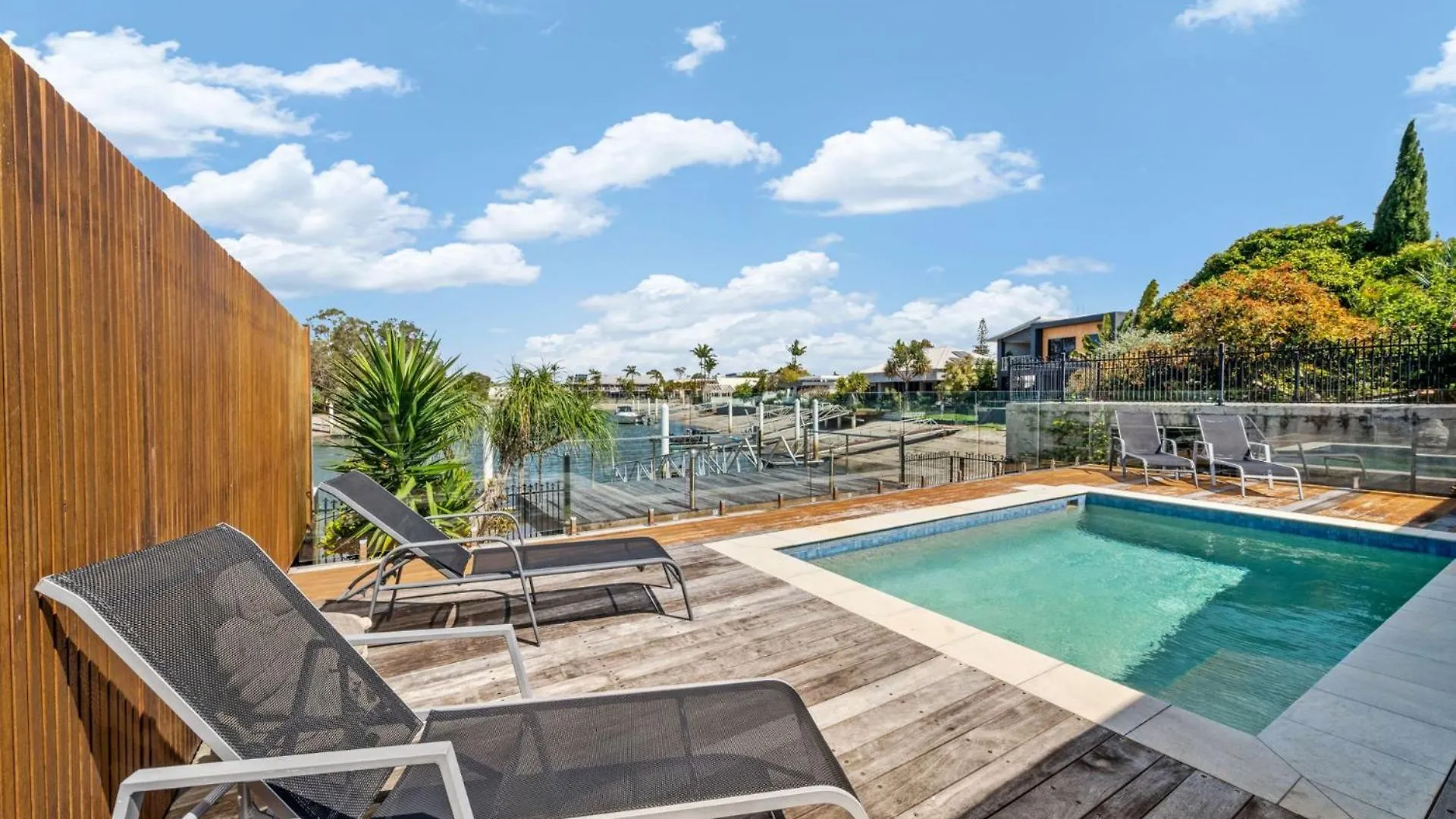 4 Bedroom Home On Canal Mooloolaba