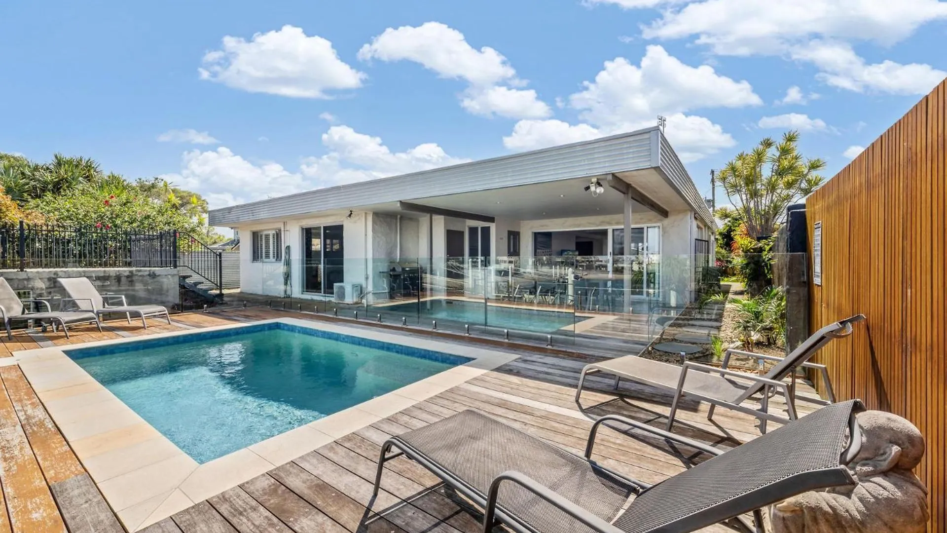 4 Bedroom Home On Canal Mooloolaba
