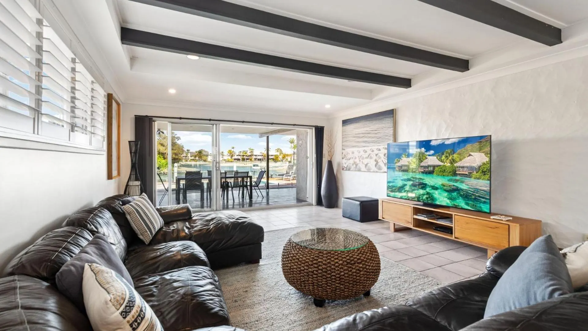 Holiday home 4 Bedroom Home On Canal Mooloolaba
